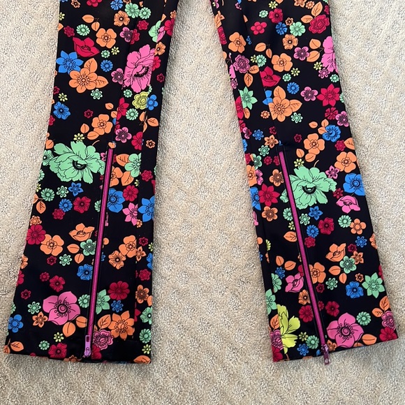 Boutique Moschino Pants black w/flowers Size 8 great condition - Picture 4 of 5